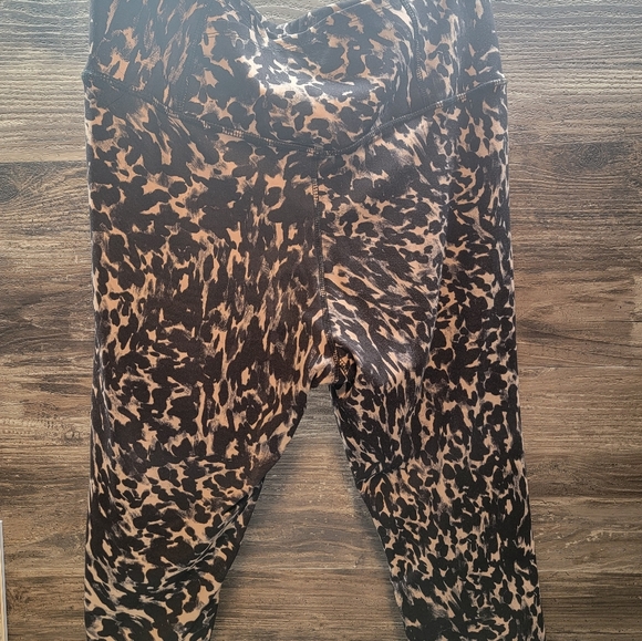 Jockey Essentials Women Leopard Print Leggings Pants Size Medium - Picture 2 of 3